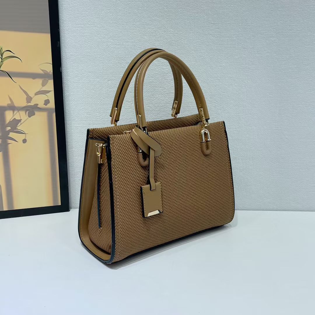 Women's Ornaments Commuter Urban Simple Large Capacity Women's Handbag
