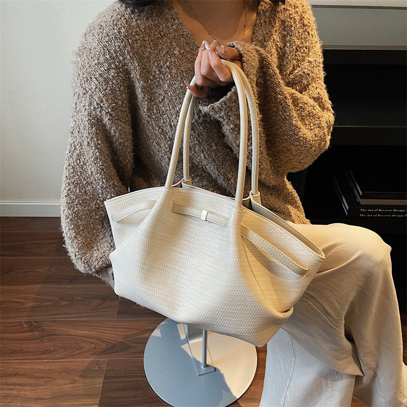 Women's Retro Underarm Fashionable Pleated Cloud Leisure Tote Bag