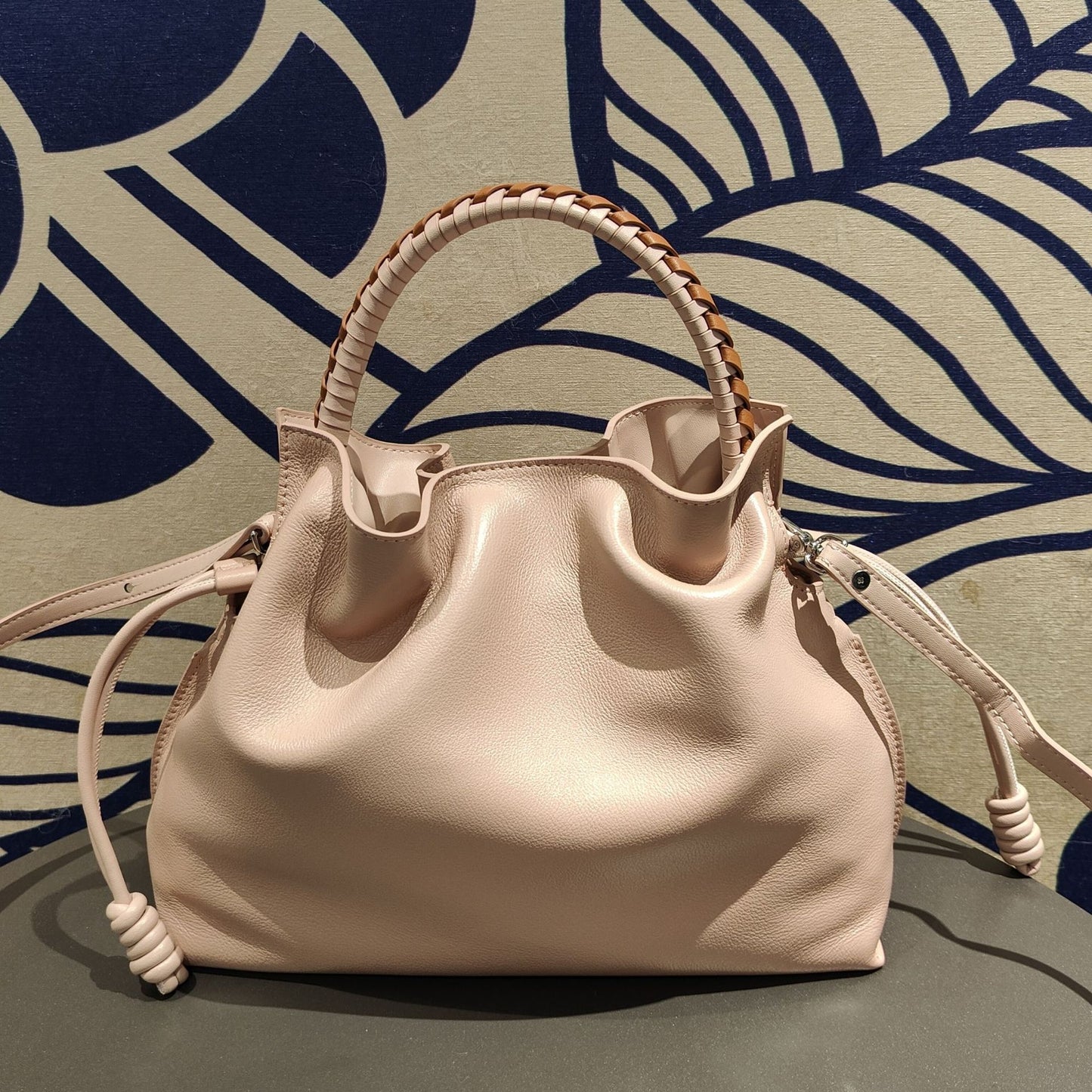 Women's Soft Simple First Layer Cowhide Woven Women's Handbag