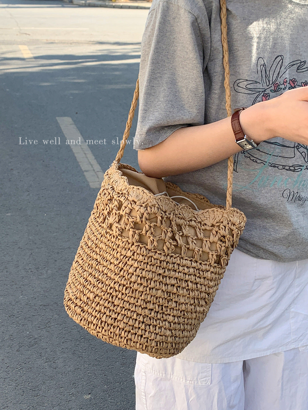 Women's Niche Summer Flower Edge Weaving Hollow Fashion Single Large Capacity Bucket Bag