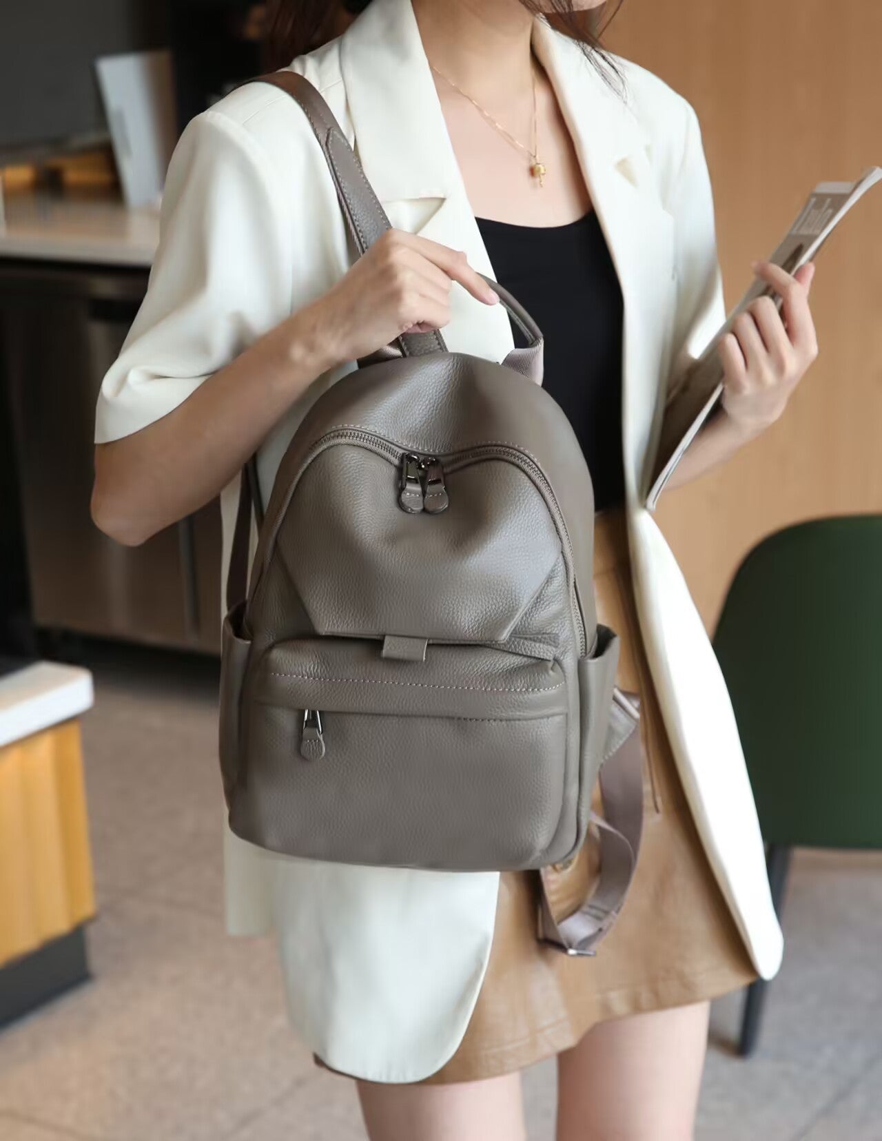 Women's Light Luxury Soft Leather Korean Commuter Women's Backpack