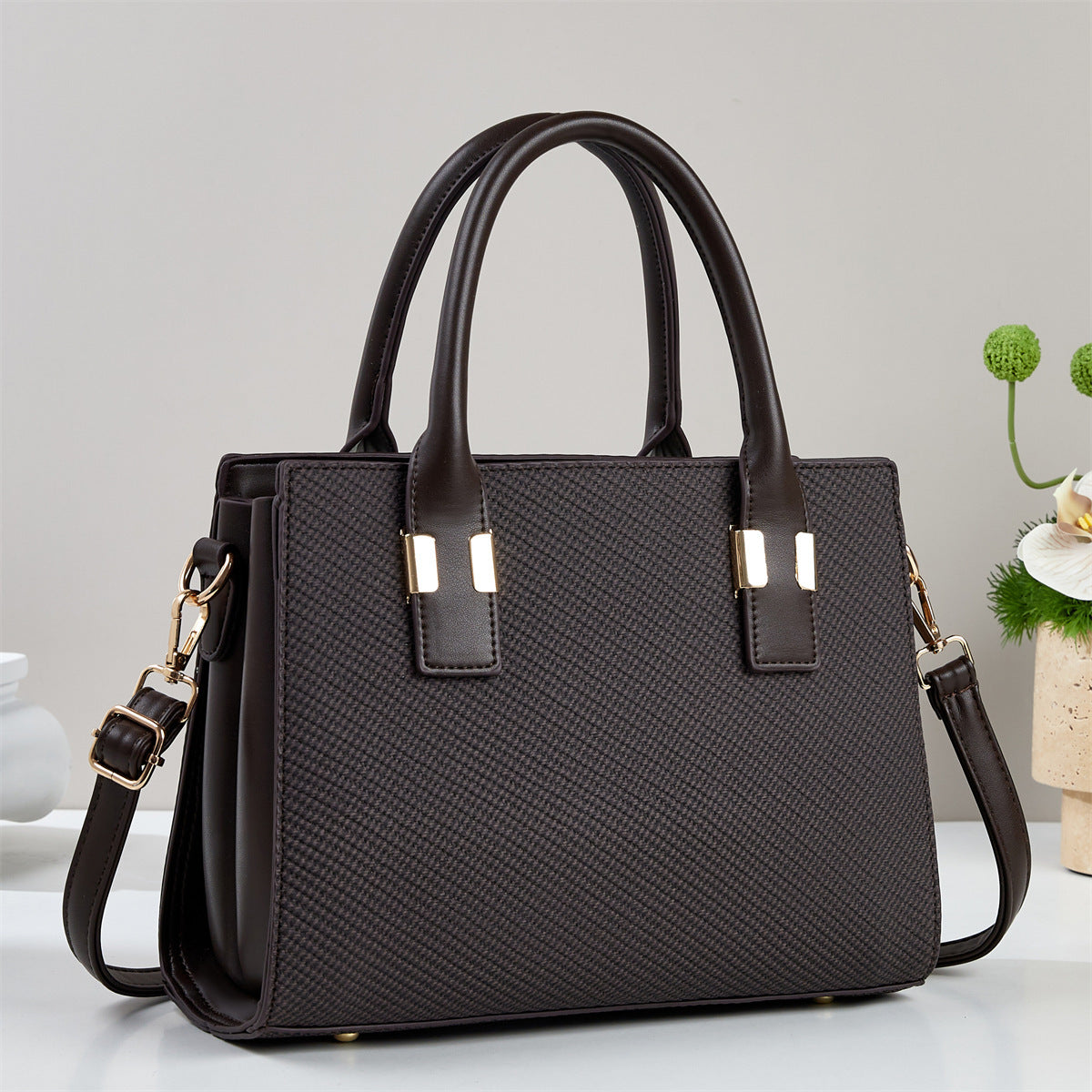 Women's Trendy High Textured Large Capacity Women's Handbag