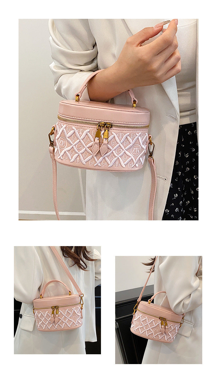 Fashion Exquisite Box Classic Style Retro Women's Handbag