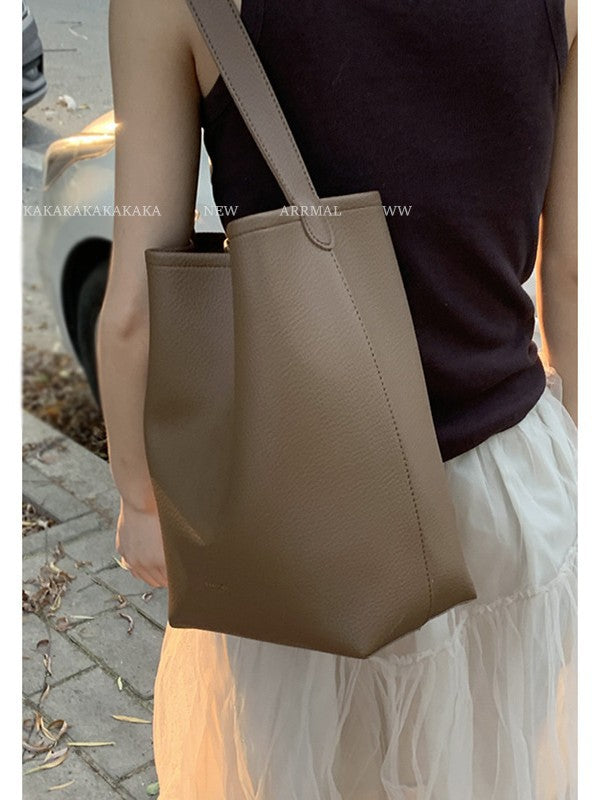 Top Layer Cowhide High-grade Large Capacity Minimalist Fashion Commuter Bucket Bag