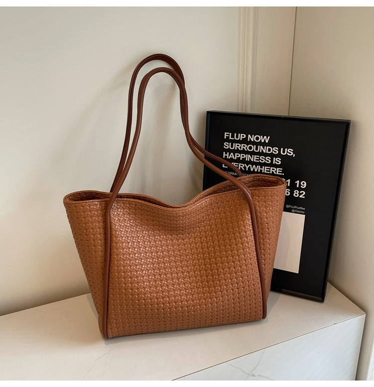 Women's High Sense Woven Retro Large Capacity Underarm Simple Temperament Commute Shoulder Bags