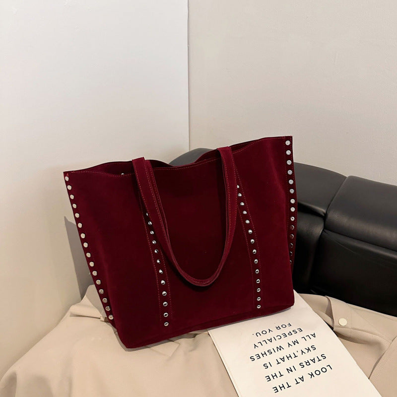 Suede Large Capacity Premium Rivet Vintage Women's Shoulder Bag