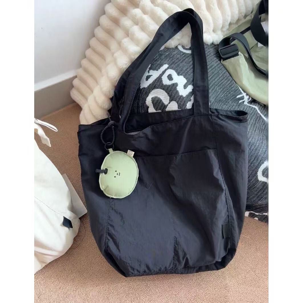 Women's Style Artistic Nylon Canvas Large Capacity Commuter Bucket Bag