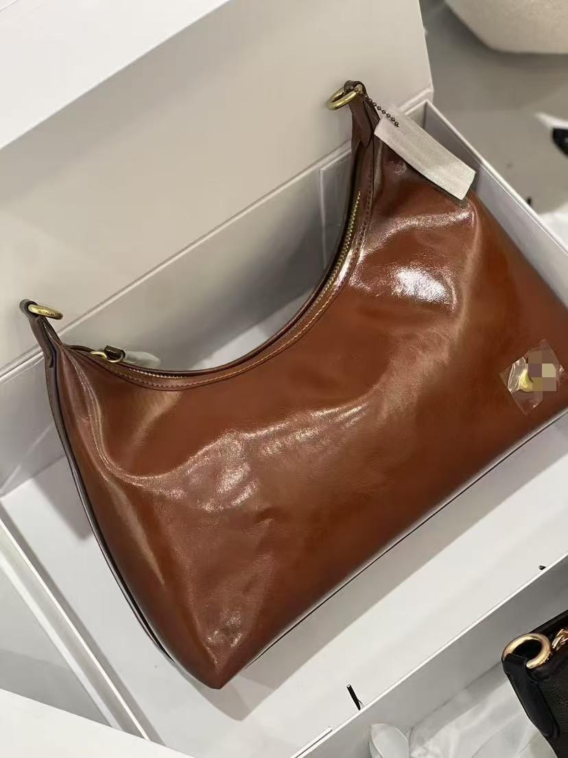 Women's Fashion Oil Wax Leather Zipper Portable Bags
