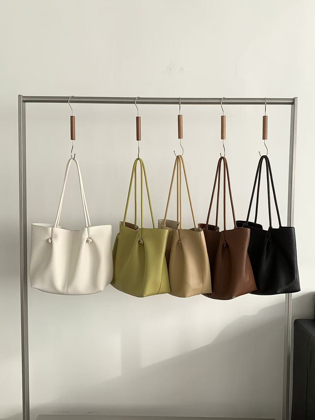 Women's Idle Large Capacity Solid Color Commute Easy Women's Handbag