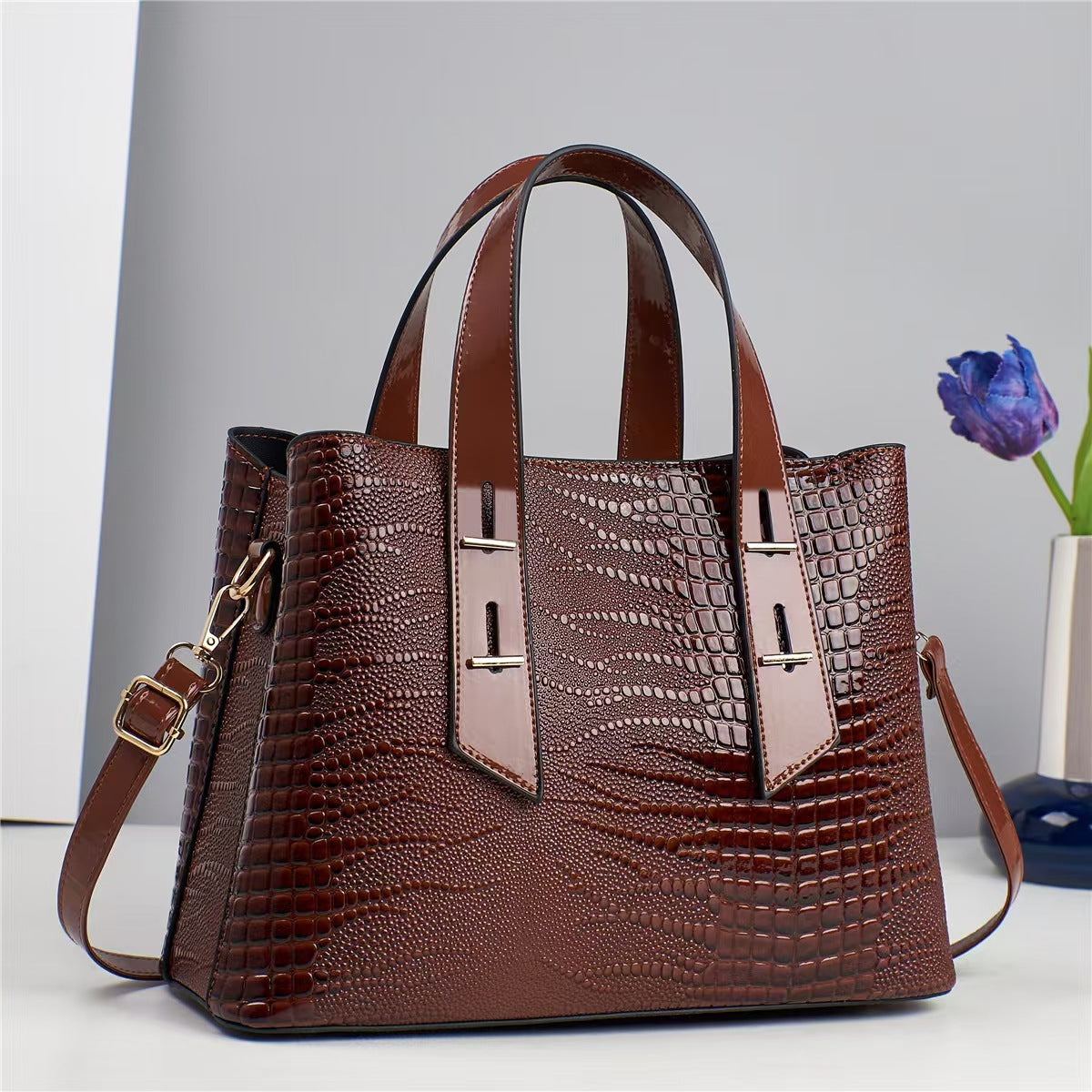 Women's Crocodile Pattern Large Capacity Fashion Popular Embossed Shoulder Bags