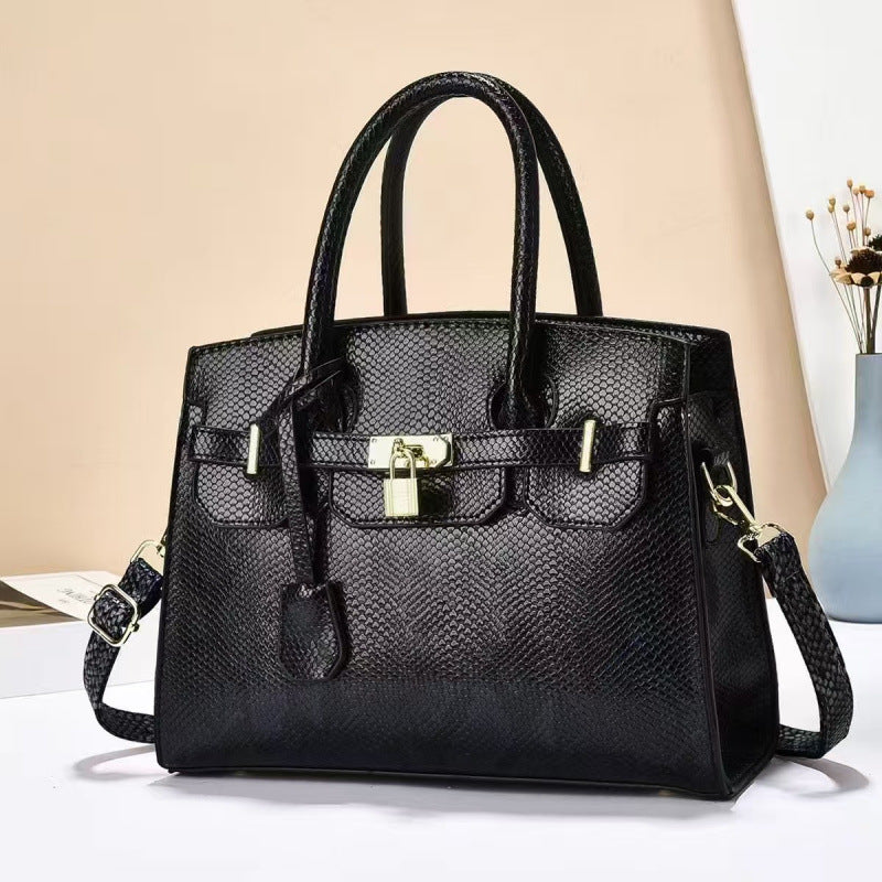 Women's Large Capacity Retro Easy Matching Fashion Handbags