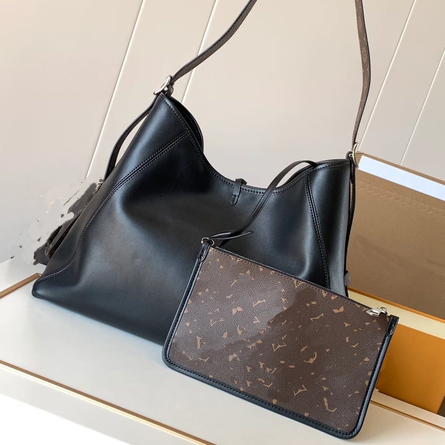Women's & Men's Home Large Capacity Pure Leather Women's Messenger Bag