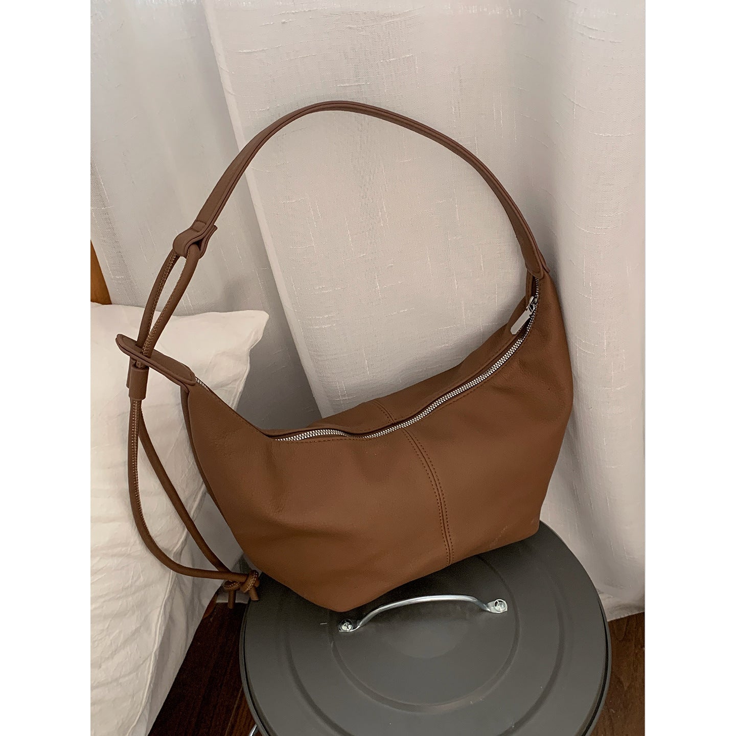 Women's Fashion Large Capacity Simple Solid Color Underarm Bag
