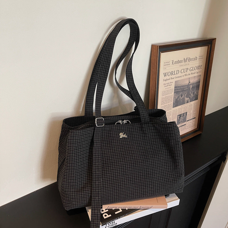 Women's Korean Fashion Striped Large Capacity Commuter Women's Messenger Bag