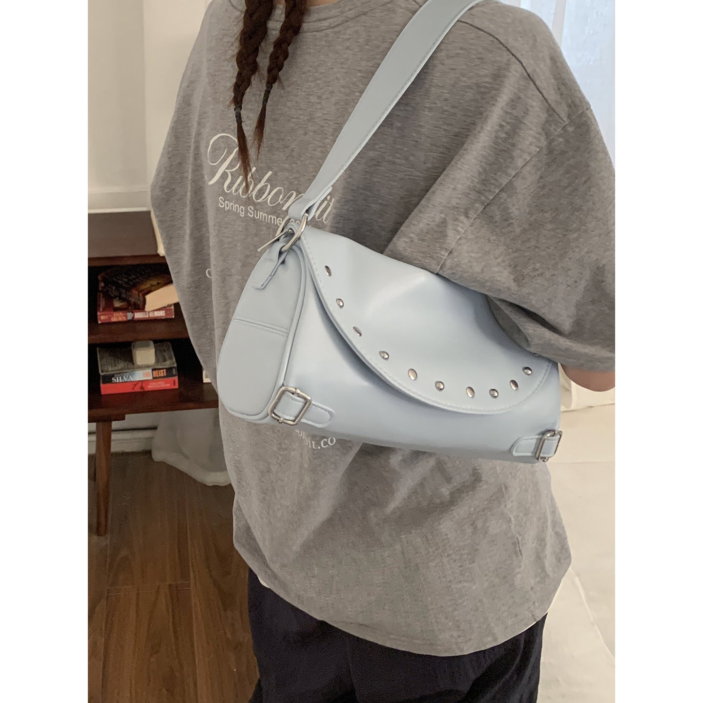 Women's Summer Niche Textured Simple Rivet Pillow Underarm Bag