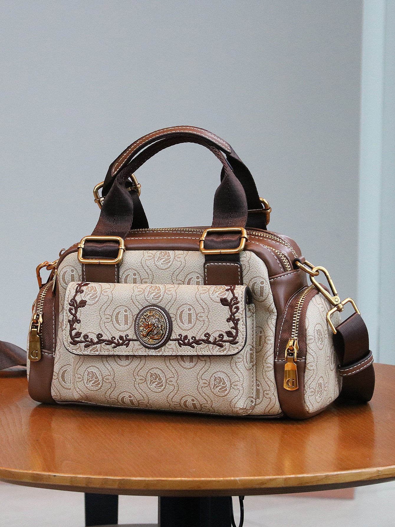 Popular Stylish Versatile High-grade Soft Presbyopic Handbags