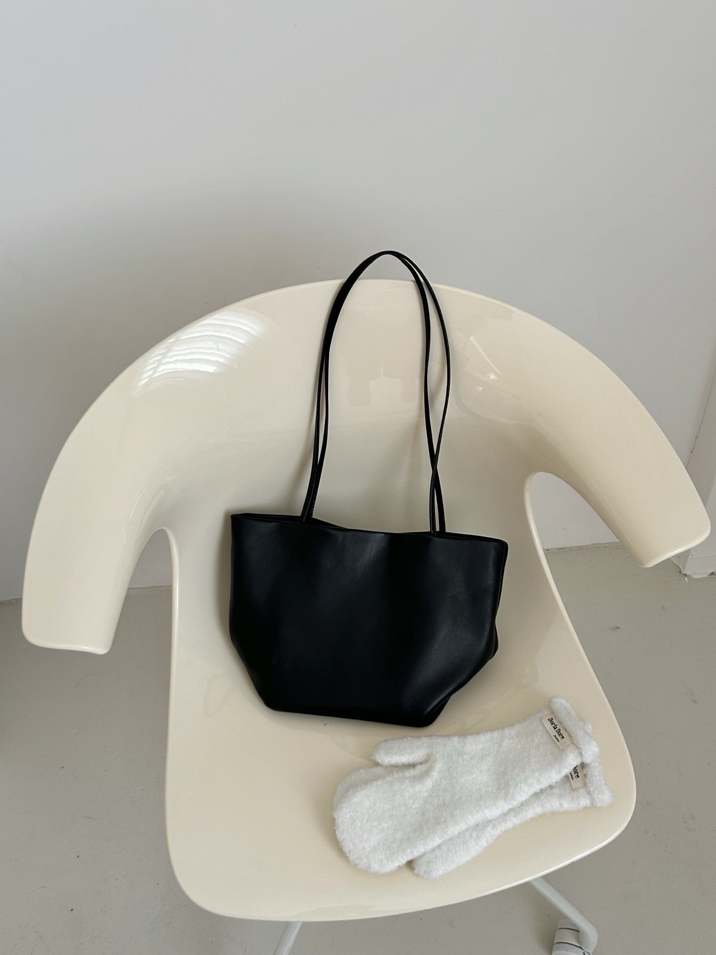 Niche Vintage Sheepskin Black Korean Style Fashion Popular Women's Shoulder Bag