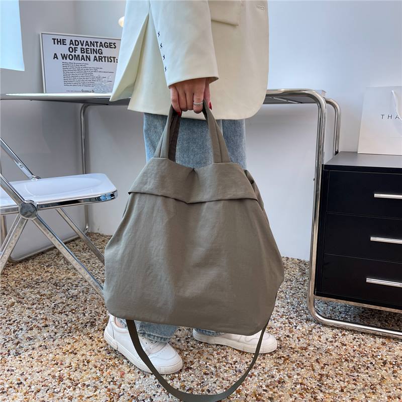 Women's Large Capacity Fashion Ultra Light Nylon Cloth Portable Class Women's Messenger Bag