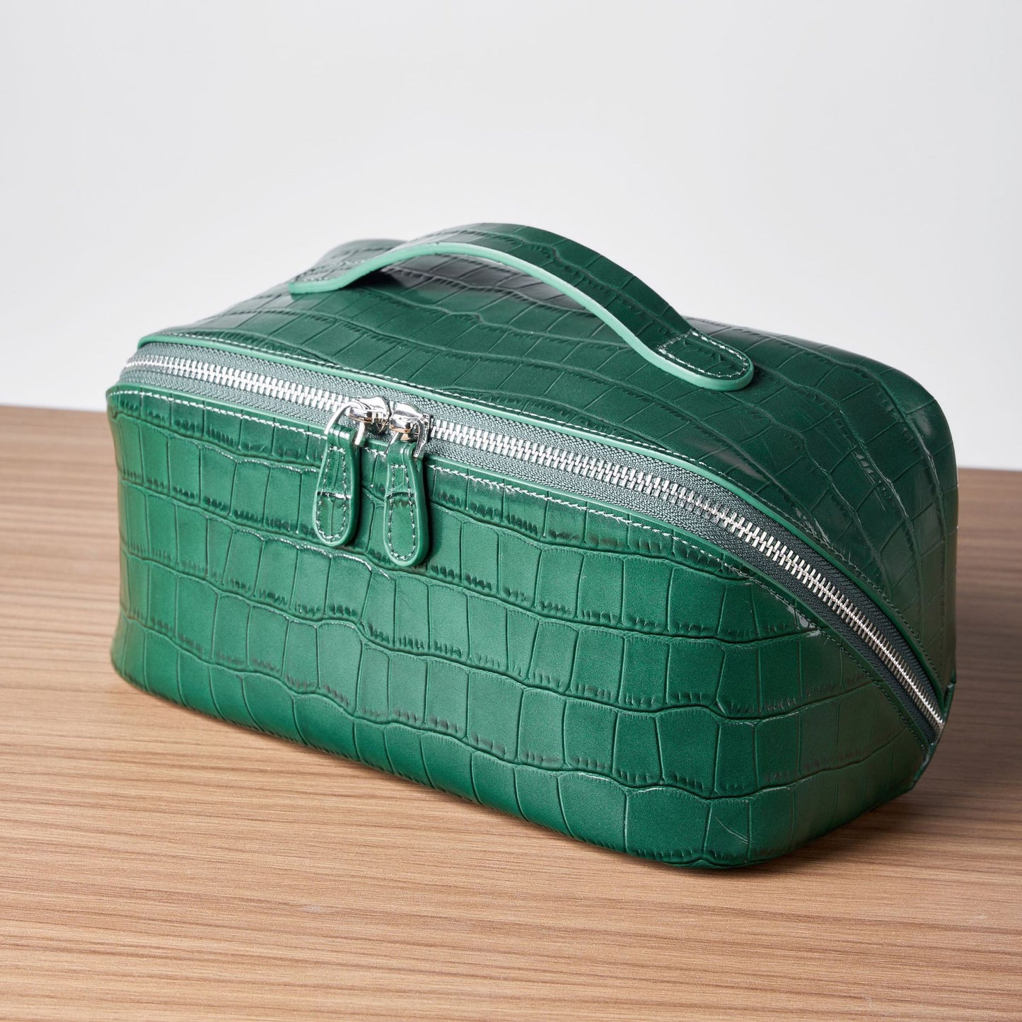 Premium Genuine Leather Large Capacity Convenient Wash Makeup Bag