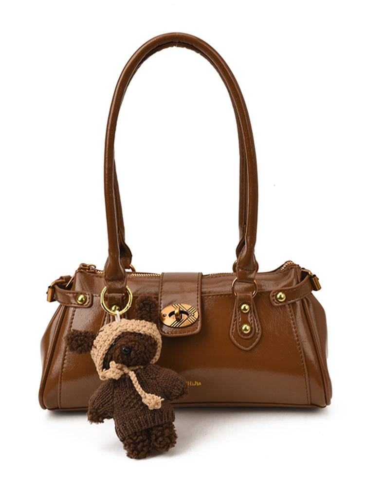 Trendy Fashionable Retro Oil Wax Leather Underarm Minority Temperament Bags