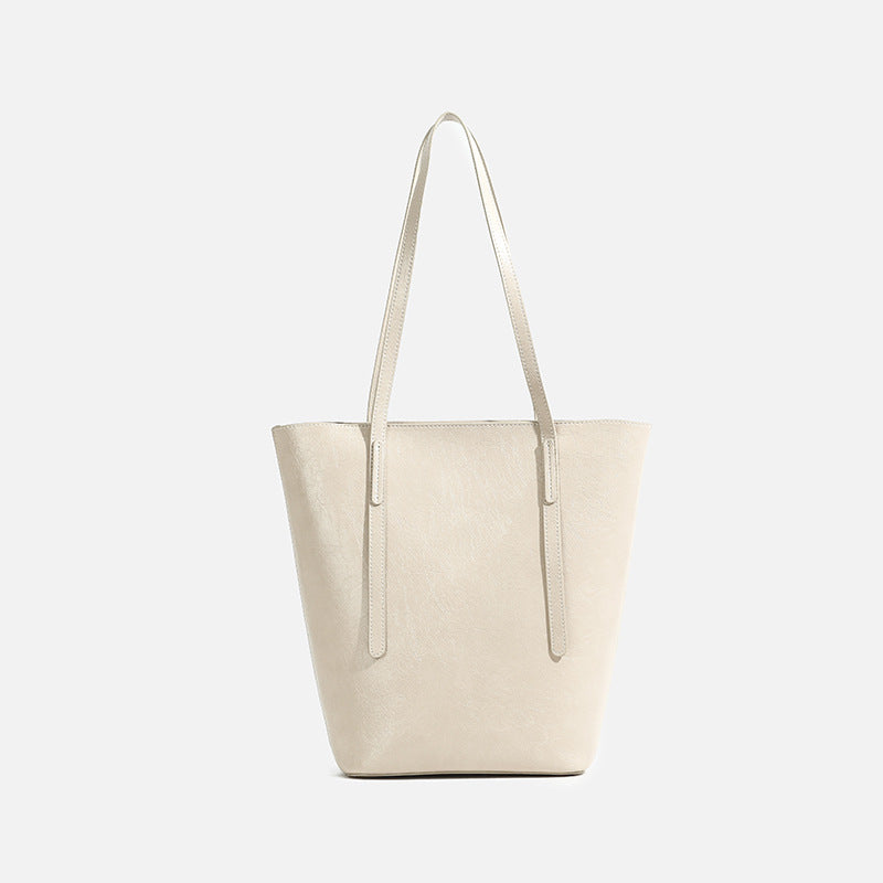 Women's Large Capacity Fashion Commuter Leather Retro Bucket Bag