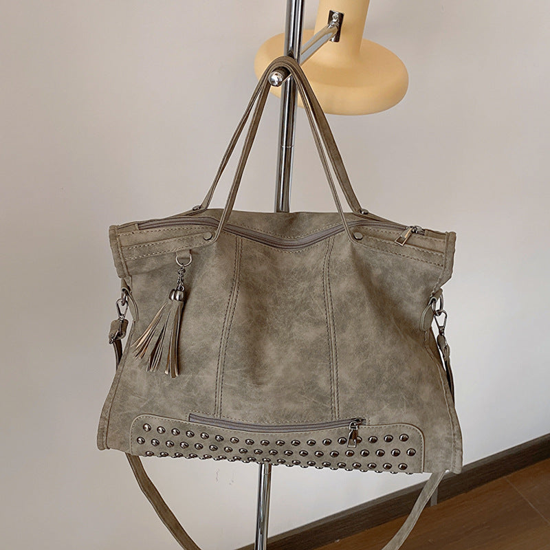 Women's Retro Large Capacity Fashion Commuter Portable Women's Shoulder Bag