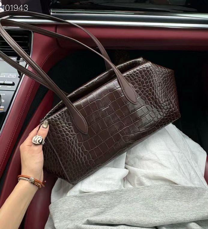 Women's Crocodile Pattern Cowhide Classic Fashionable One Simple Practical Soft Bags