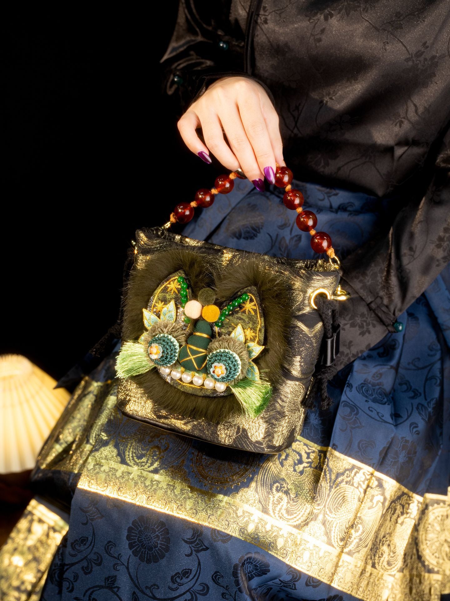 Head Chinese Style Embroidery Match With Bucket Bag