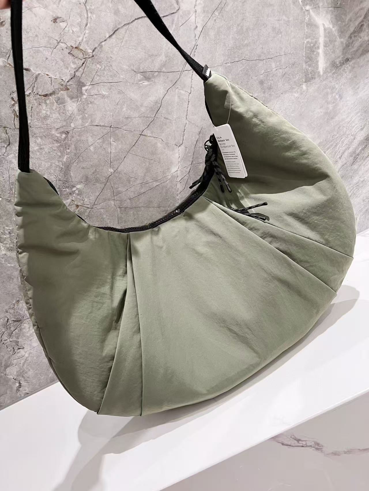 Women's Moon Dumpling Large Capacity Fitness Yoga Underarm Selenodont Water Women's Shoulder Bag