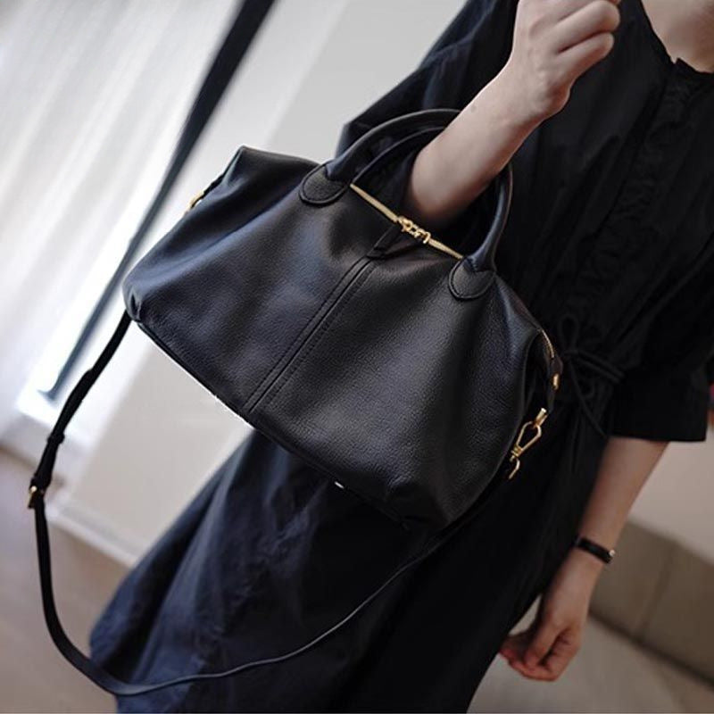 Women's Simple Large Capacity Commuter Fashion Soft Women's Messenger Bag