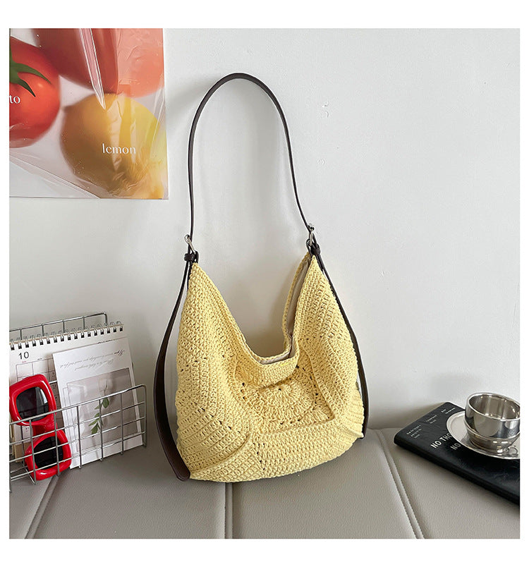 Women's Loose Feeling Large Capacity Vacation Style Straw Bags