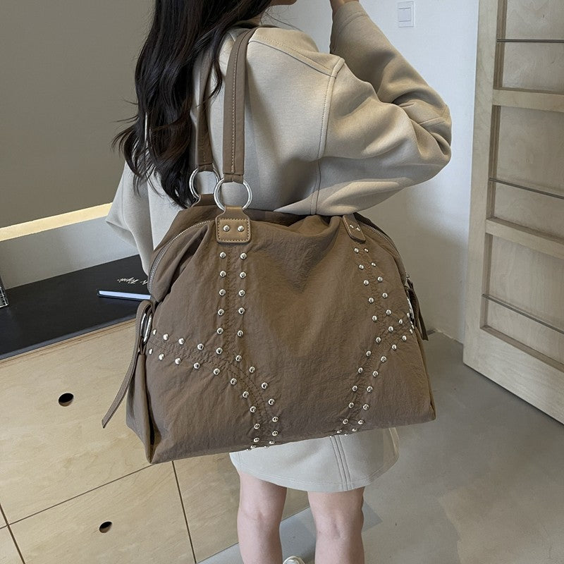 Women's Large Capacity Textured Rivet Lightweight Idle Shoulder Bags