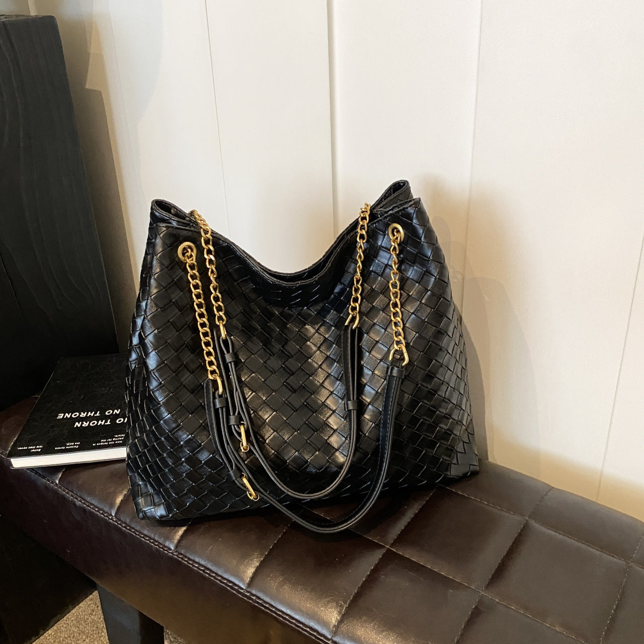 Women's Retro Affordable Luxury Hand-woven High-grade Large Capacity Commuter Tote Bags