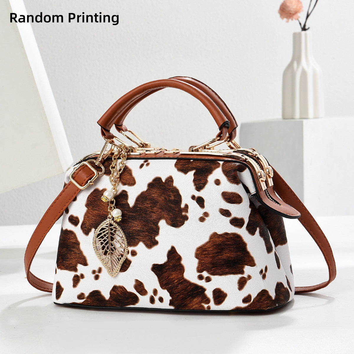 Women's Large Capacity Cows Pattern Chain Portable Women's Handbag