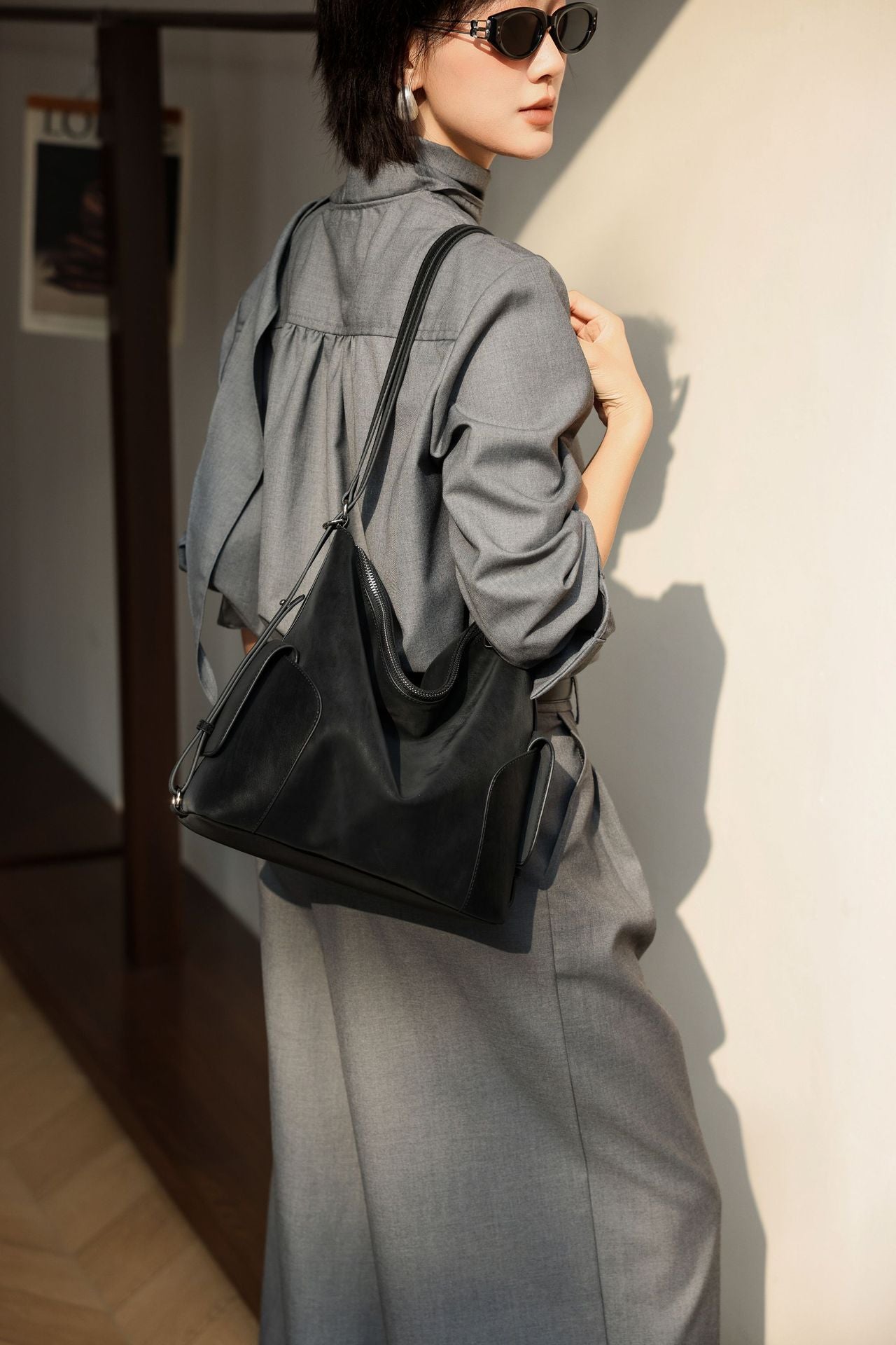 Fashionable Temperament Shoulders One Elegance Retro Women's Messenger Bag