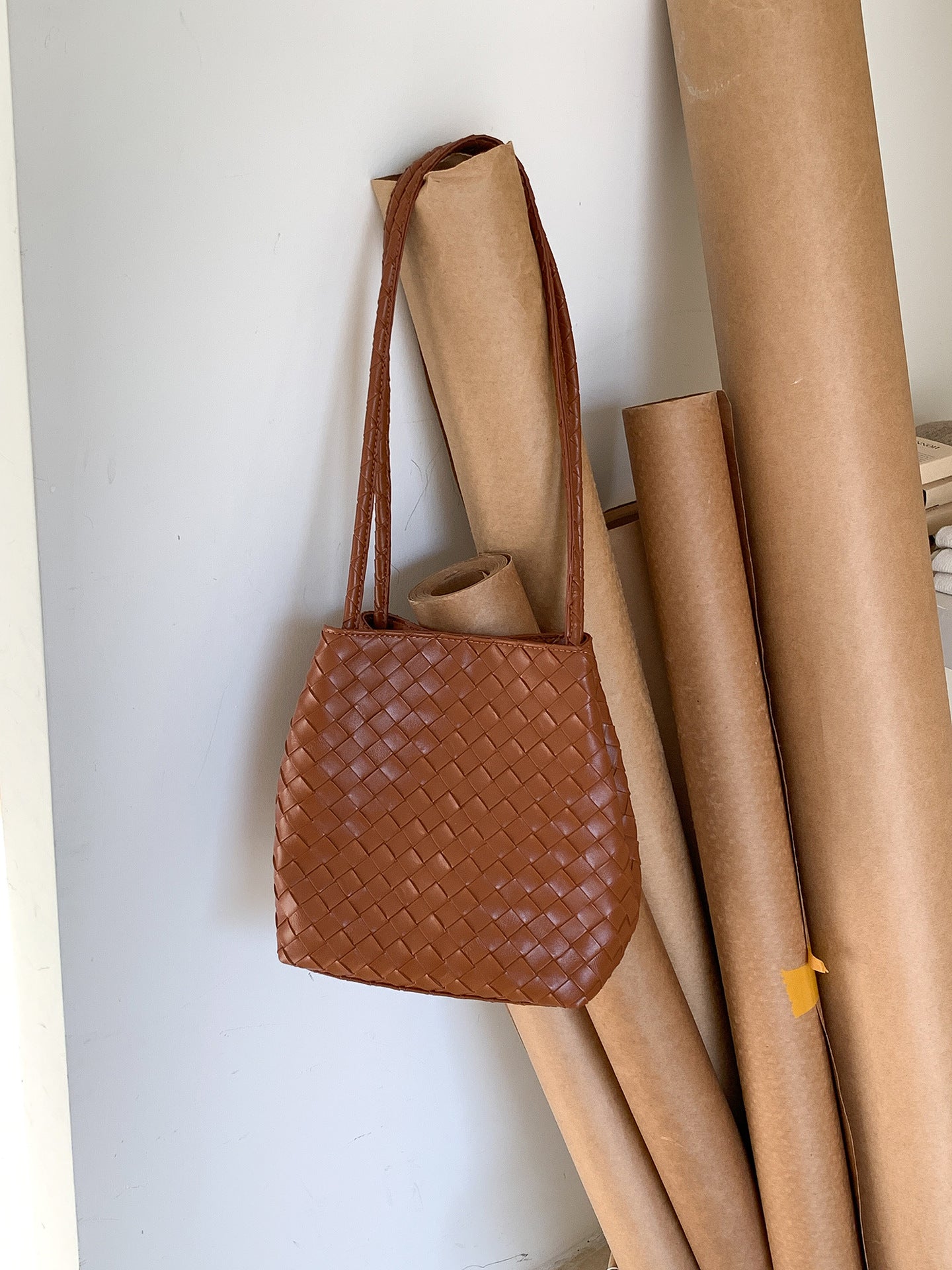 Women's Retro Woven Design High-grade Versatile Fashion Bucket Bag