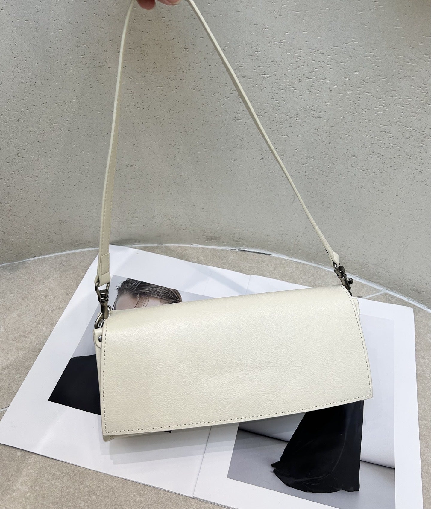 Women's Genuine Leather High-grade Baguette Design Light Underarm Bag