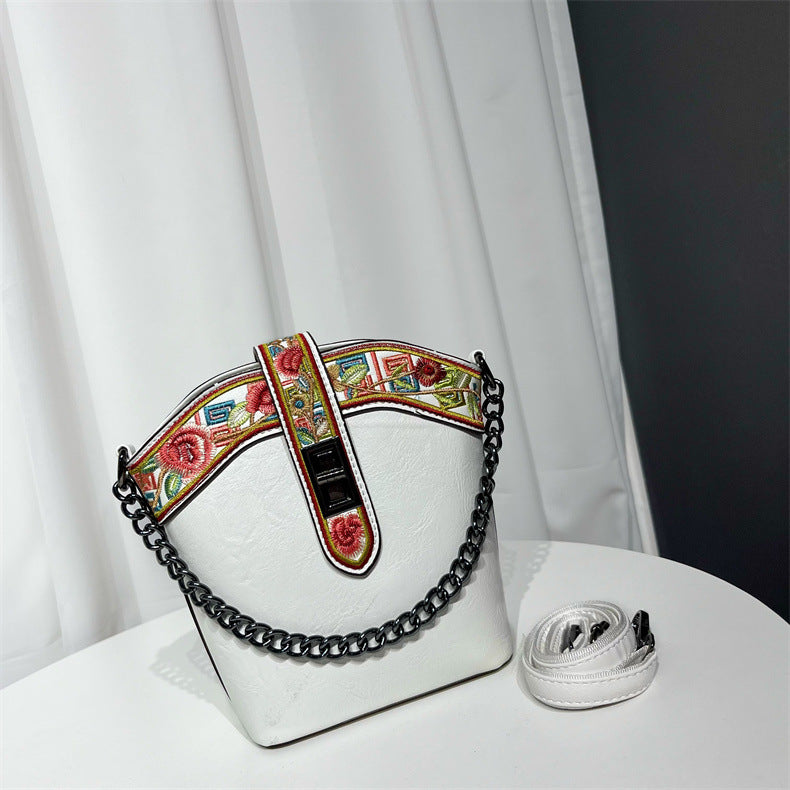 Women's Style Simple Versatile Ethnic Texture Large Shoulder Bags