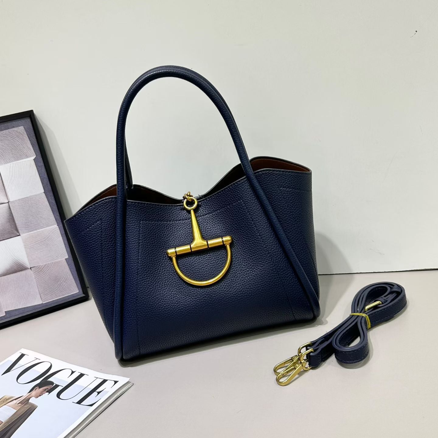 Simple Fashion Saddle Solid Color Portable Commuter Women's Handbag