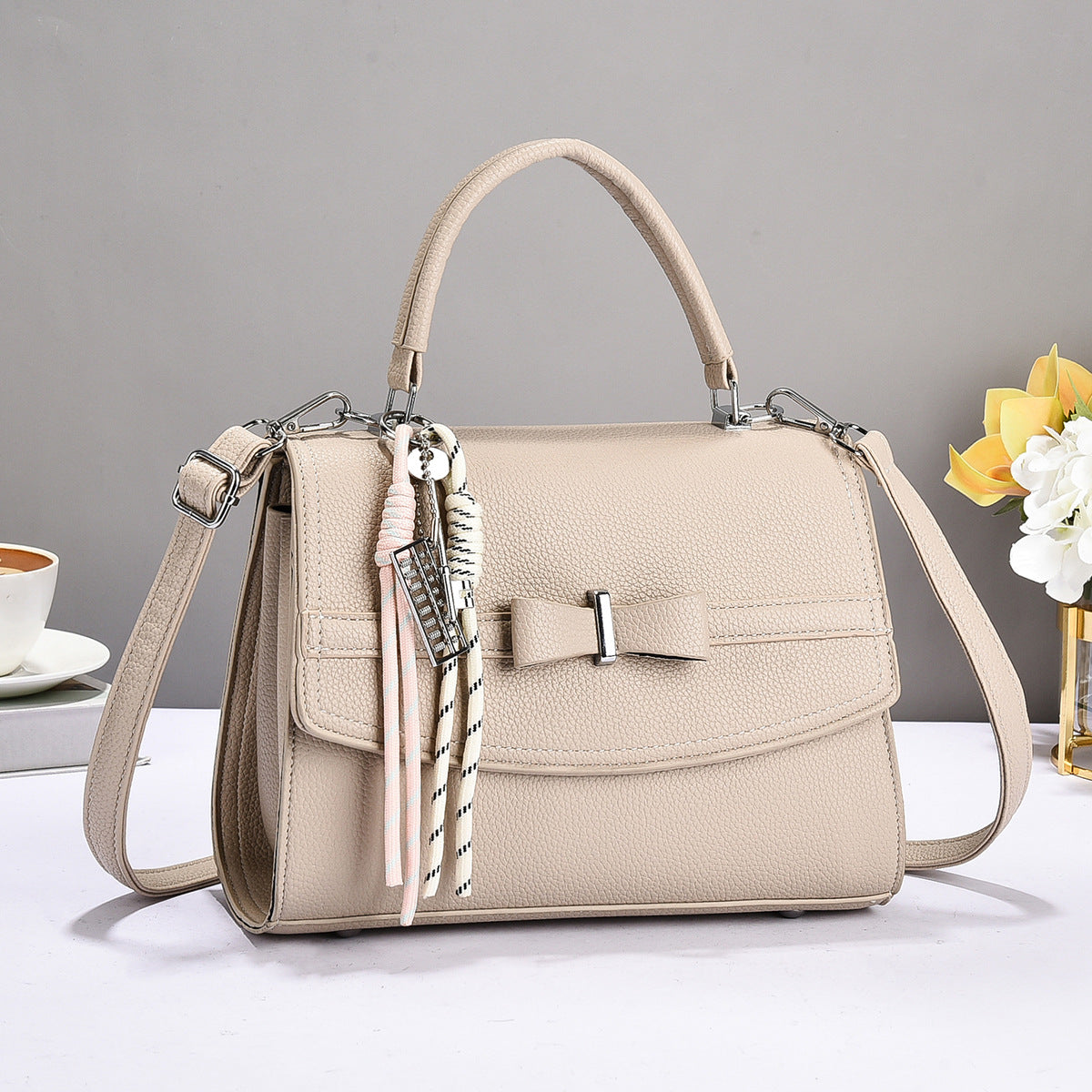 Women's Exquisite Vintage Bow Winter Fashion Portable Women's Handbag