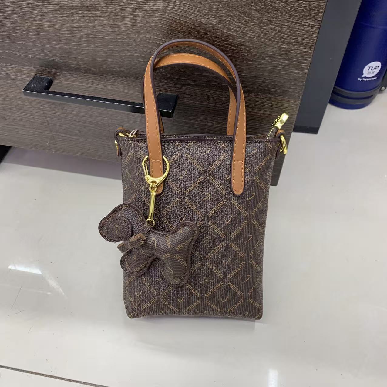 Retro Printed Lightweight Mobile Exquisite Idle Style Simple Texture Hand Bags