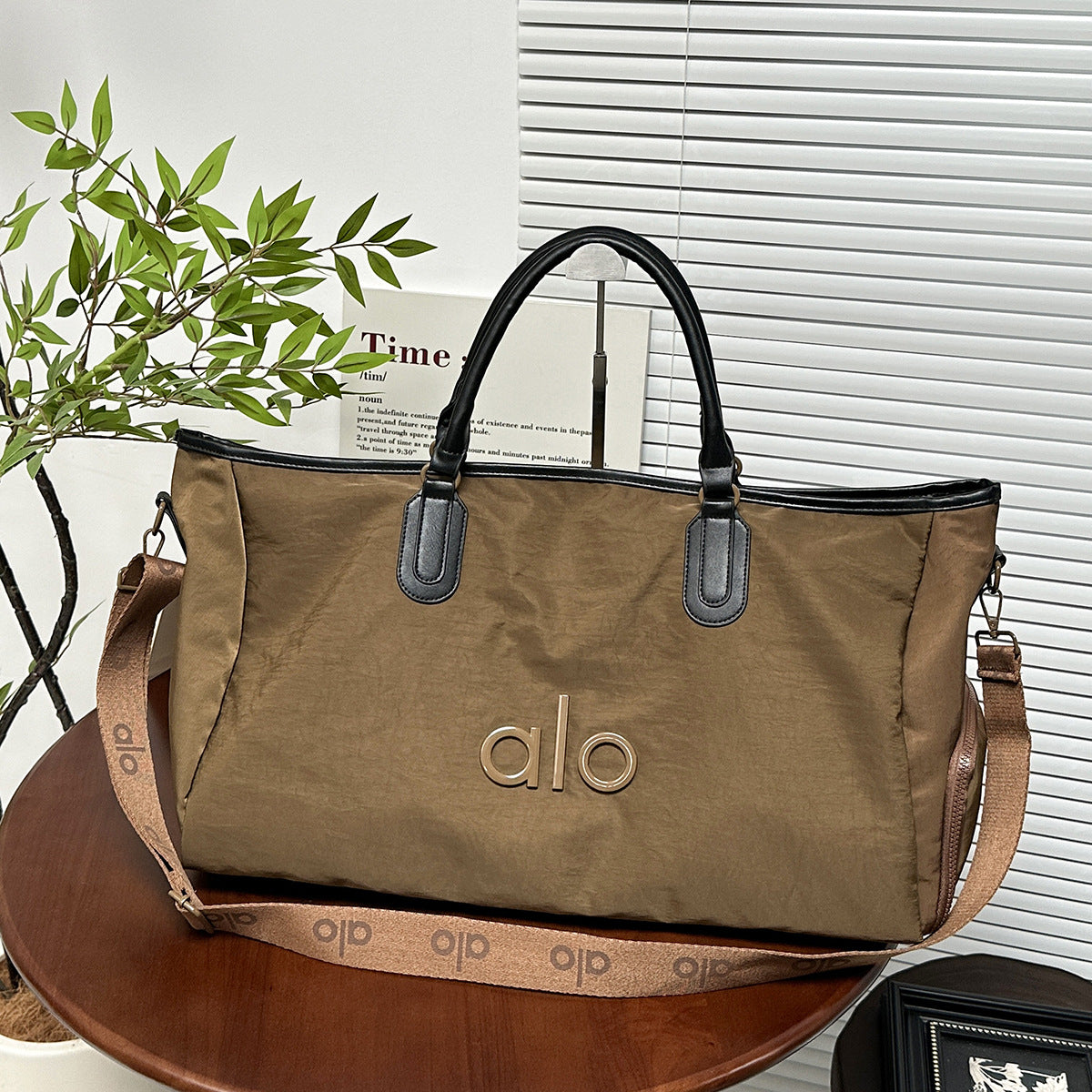 Women's Korean Style Simple Letter Commuter Large Capacity Bags