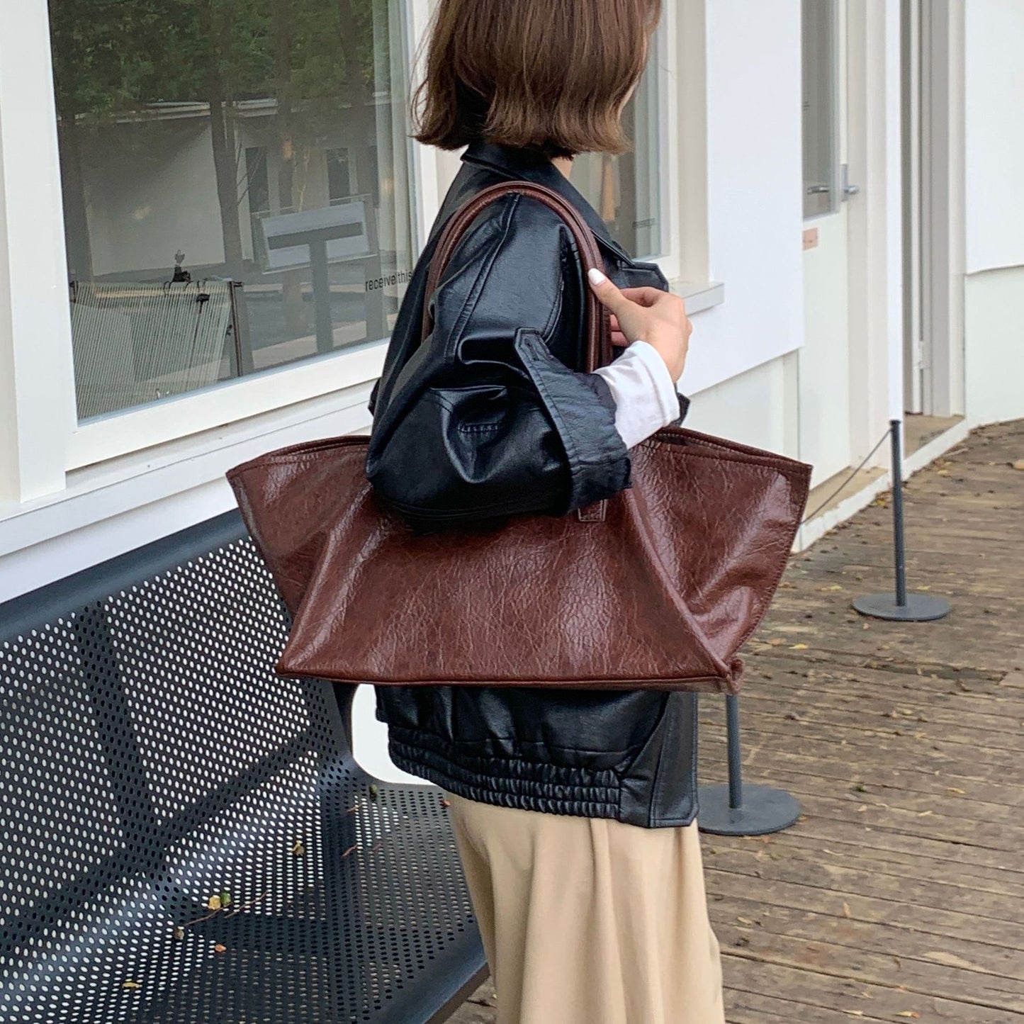 Women's Korean Style Soft Leather Large Capacity Shoulder Bags