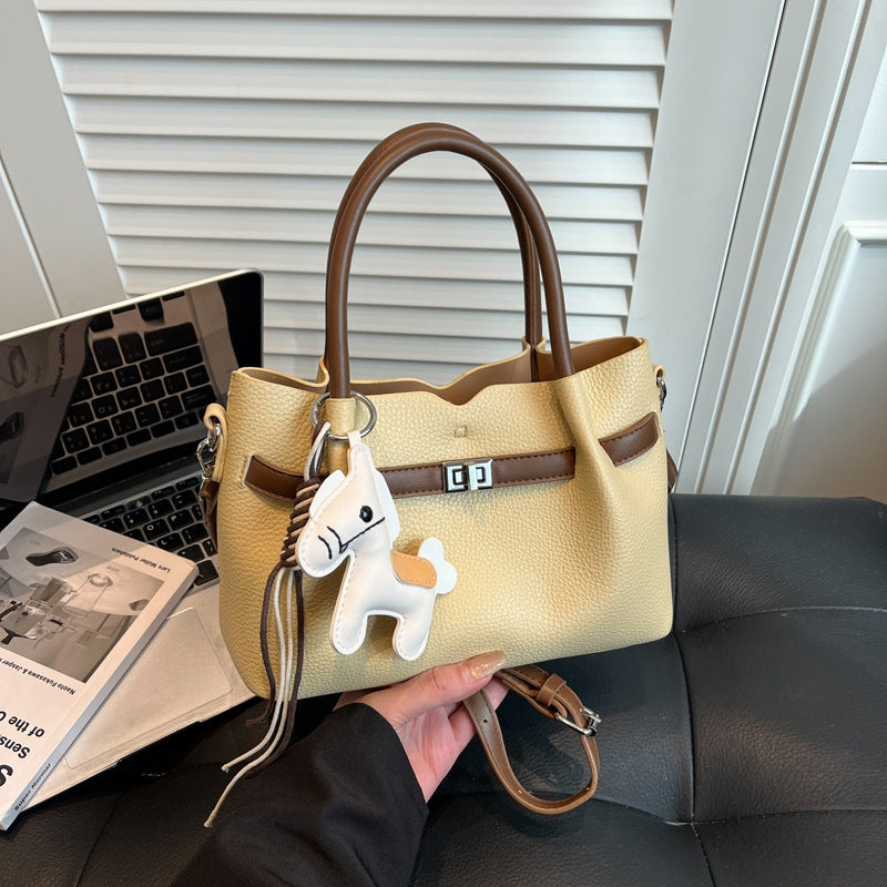 Style Retro Minority Summer Large Capacity Women's Messenger Bag
