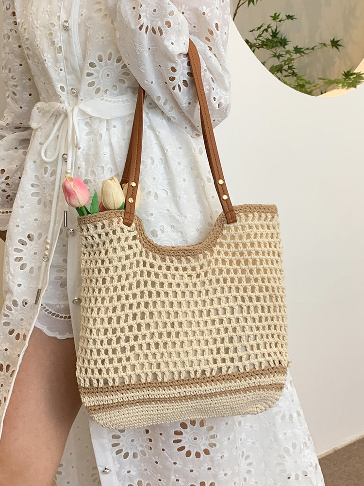 Women's Early Spring Artistic Fresh Woven Leisure Commute Seaside Holiday Hollow Women's Shoulder Bag