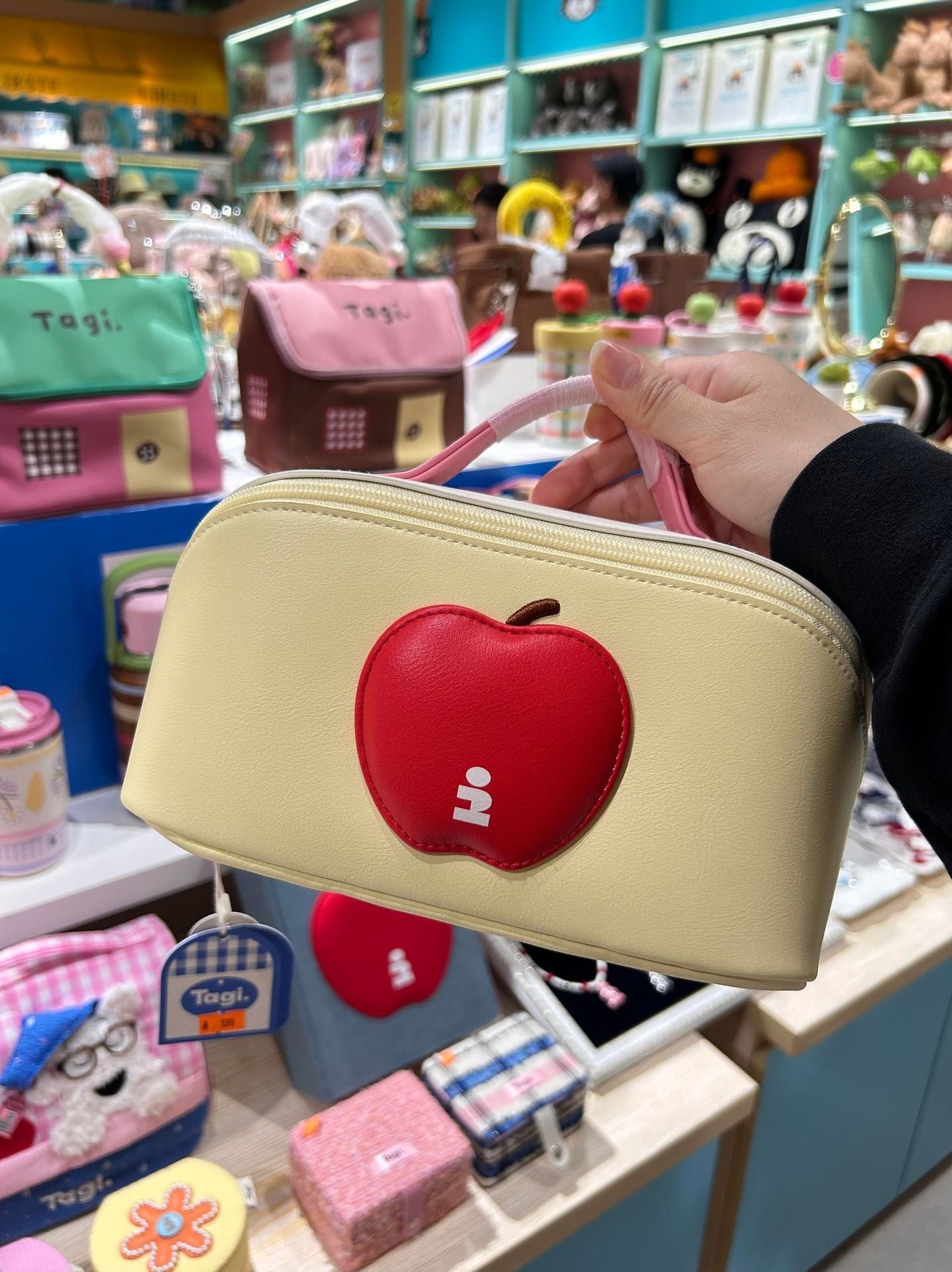 Imagine Apple Bulging Cute Waterproof Portable Cosmetic Bags