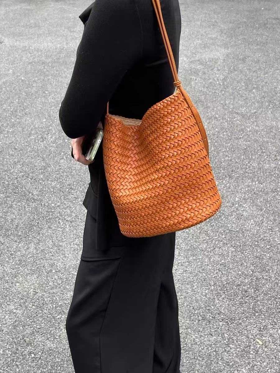 High-grade Leather Handmade Woven Retro Style Women's Shoulder Bag