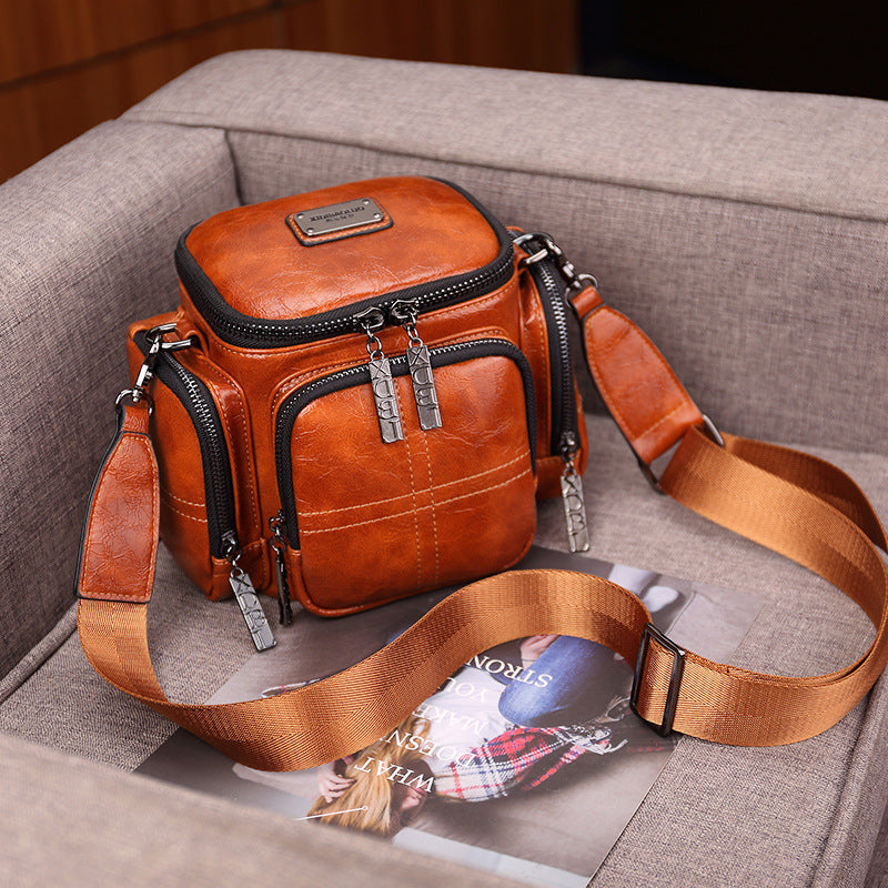 Women's Retro Fashion Circular Large Capacity Women's Shoulder Bag