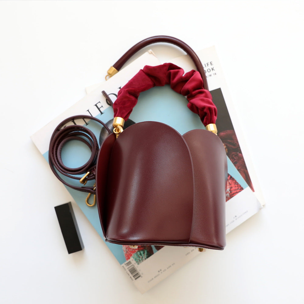Women's Flower Cattle Leather Design Retro Women's Shoulder Bag