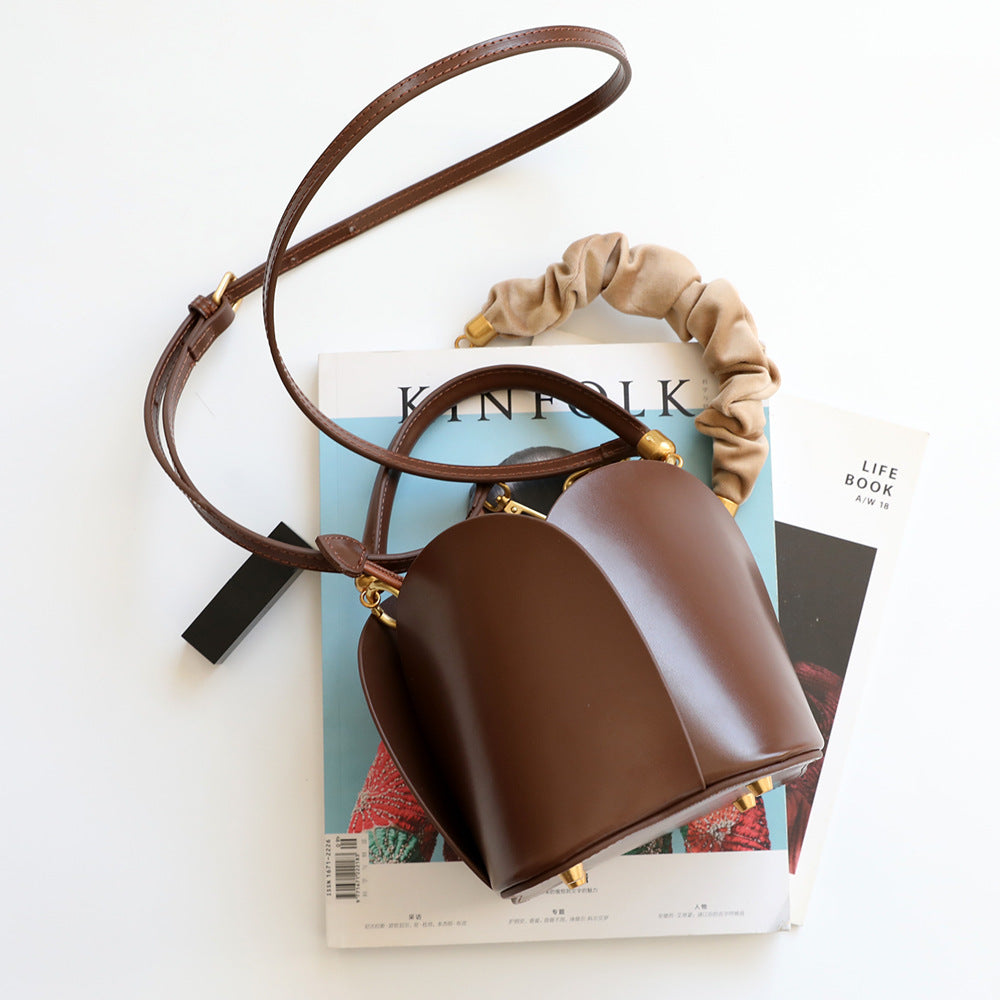 Women's Flower Cattle Leather Design Retro Women's Shoulder Bag
